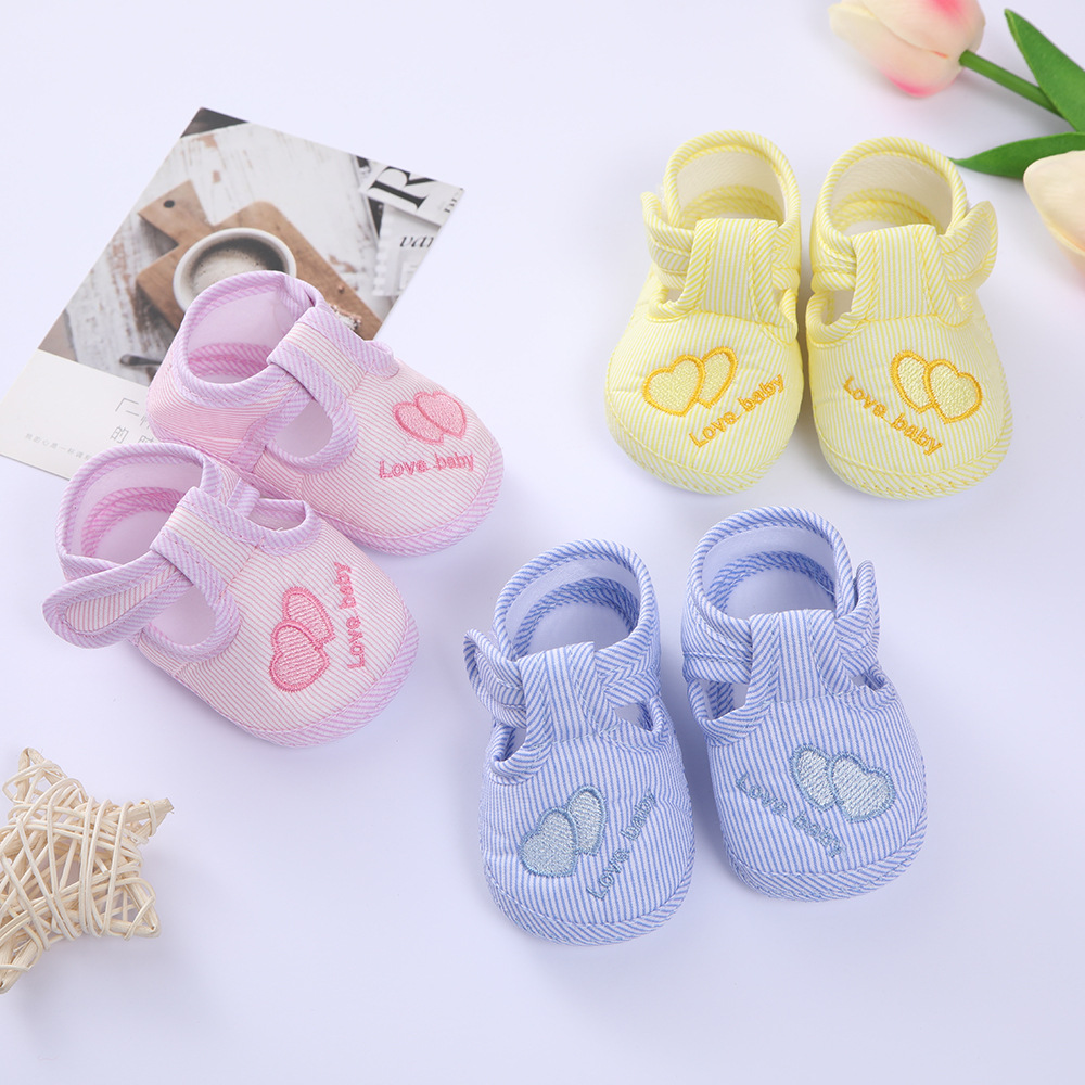 Classic Double Heart Spring and Autumn Men's and Women's Baby Shoes 0-1 Years Old Soft Bottom Toddler Shoes 3-6-9 Years Old Baby Step Front Shoes