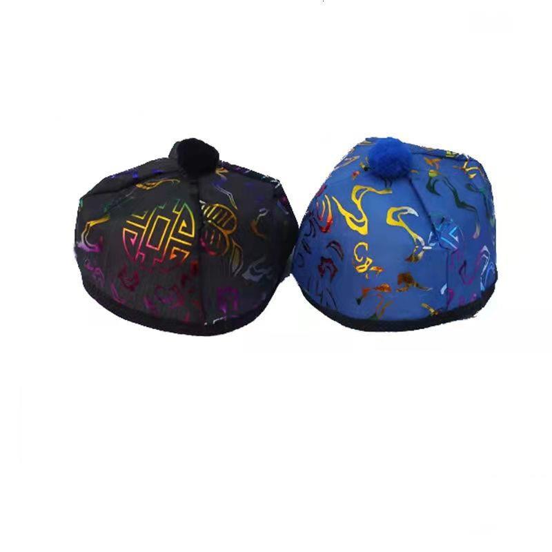 Cloth Hats, Cloth Clothes, Shoes, Hats, Paper Clothes, Paper Lives, Yellow Paper, Sacrificial Offerings on October 1St, to Commemorate Qingming Festival