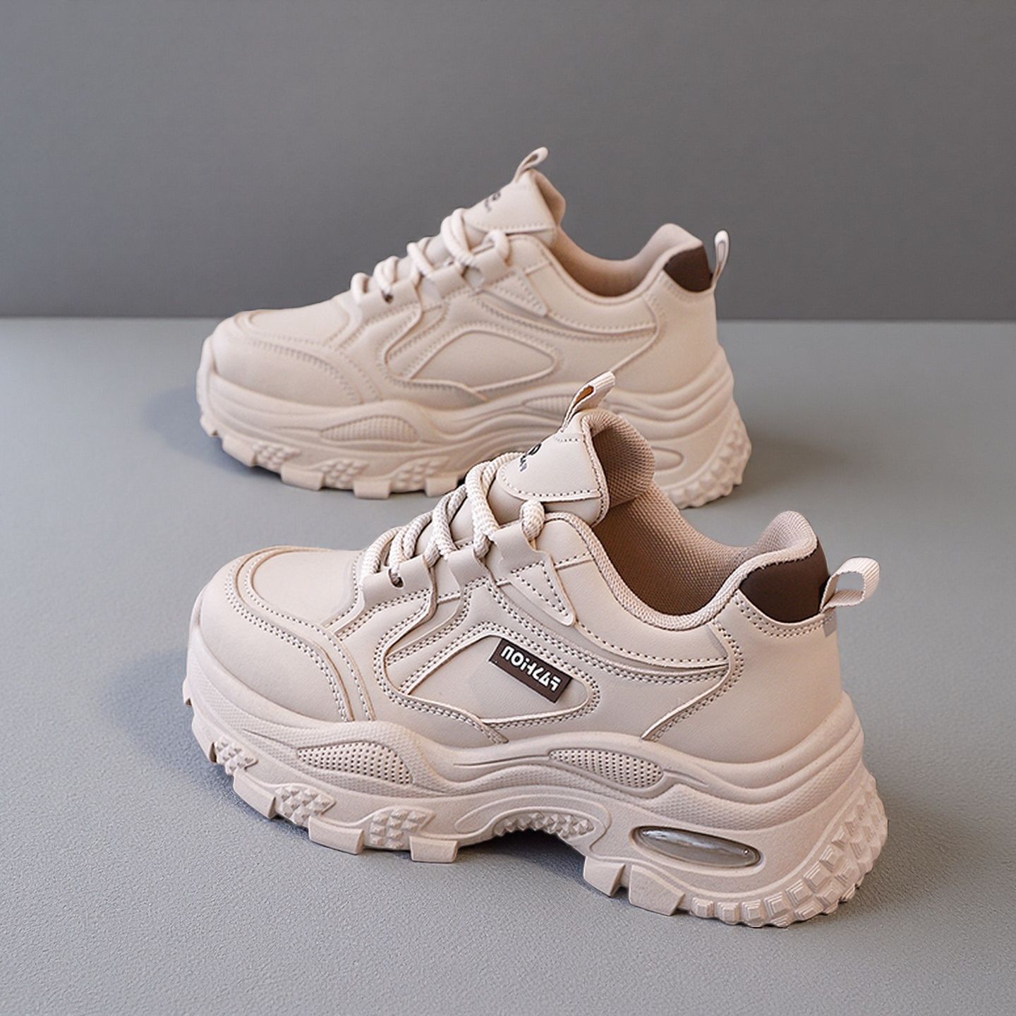 Спортивные обувь для женщин, 2025, осень, белые кожаные кроссовки с толстой подошвой, увеличивающие рост, универсальные повседневные беговые кроссовки Ak610