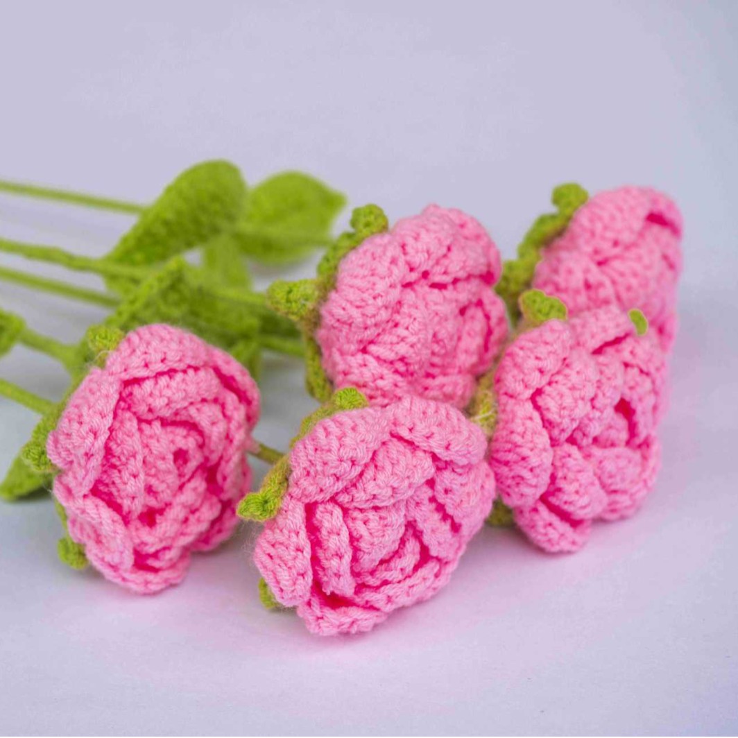 Hand-Crocheted Red Rose Pink Finished Product Blue Enchantress Confession Bouquet Home Decoration Valentine's Day Gift