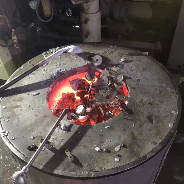 Aluminum Melting Furnace with Crucible Supply Hydraulic Tilting Can Aluminum Alloy Melting Furnace Igbt Electromagnetic Induction Melting Furnace