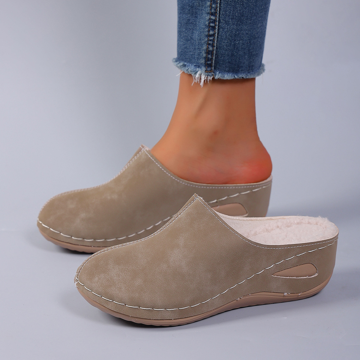 Cross-Border Women's Toe-Toe Thick-Soled Slippers 2025 Export Autum New Large Size Round-Toe Fleece-Lined Wedge-Heeled Slippers Wholesale
