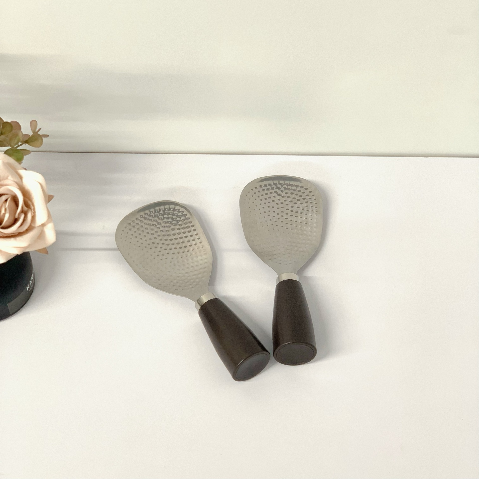 Wooden Handle Stainless Steel Rice Spoon Vertical Rice Cooker Spoon Rice Household Shovel Thickeneded High Temperature Resistant Food Grade Rice Spoon