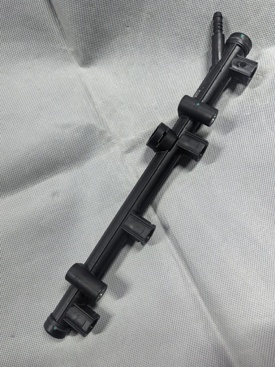 06K133681D 06k133681g 06K133681E Is Suitable for Magotan Golf Tiguan Fuel Distributor