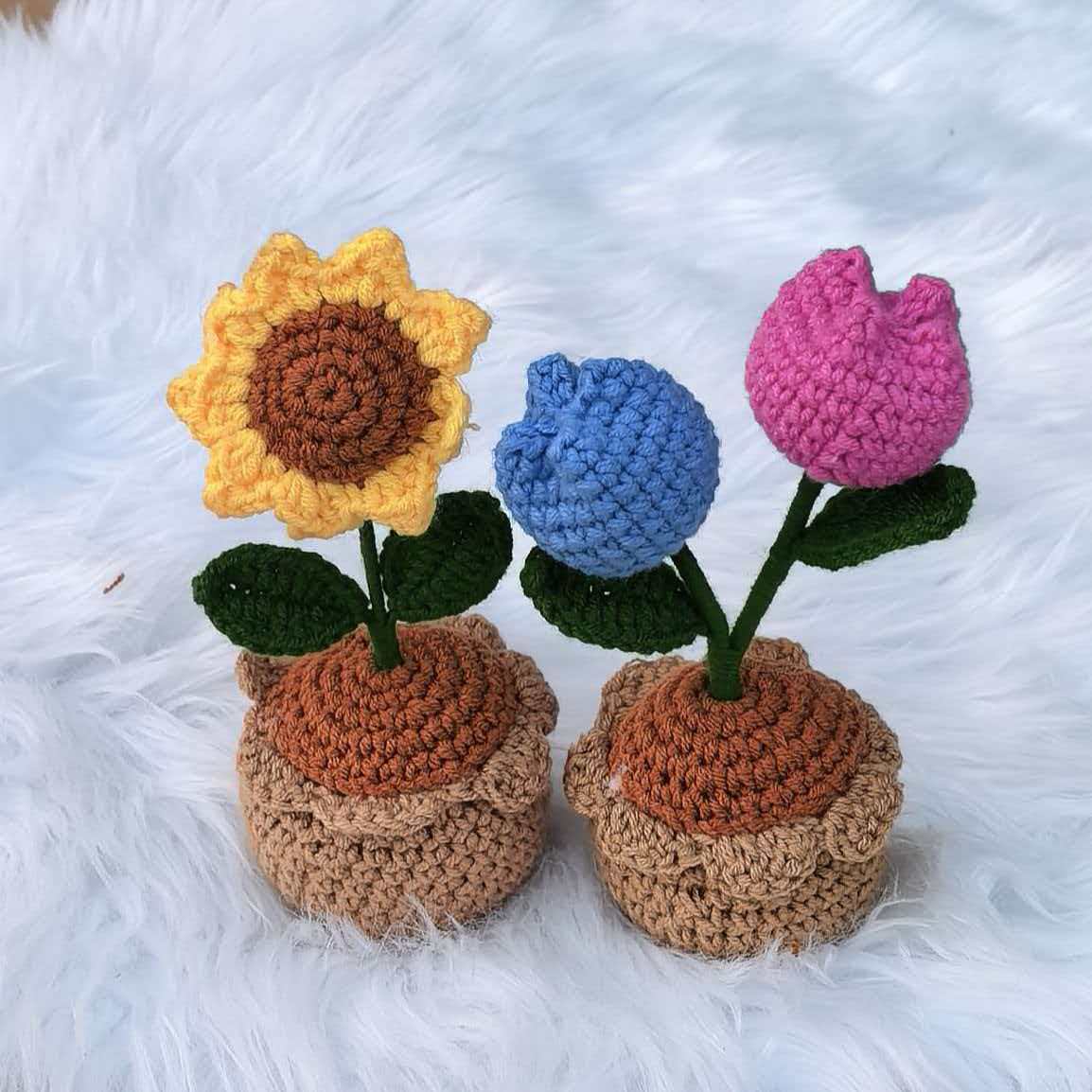 Finished Handmade Sunflower Tulip Potted Plant Graduation Season Gift Crocheted Wool Small Sun Tulip Potted Plant