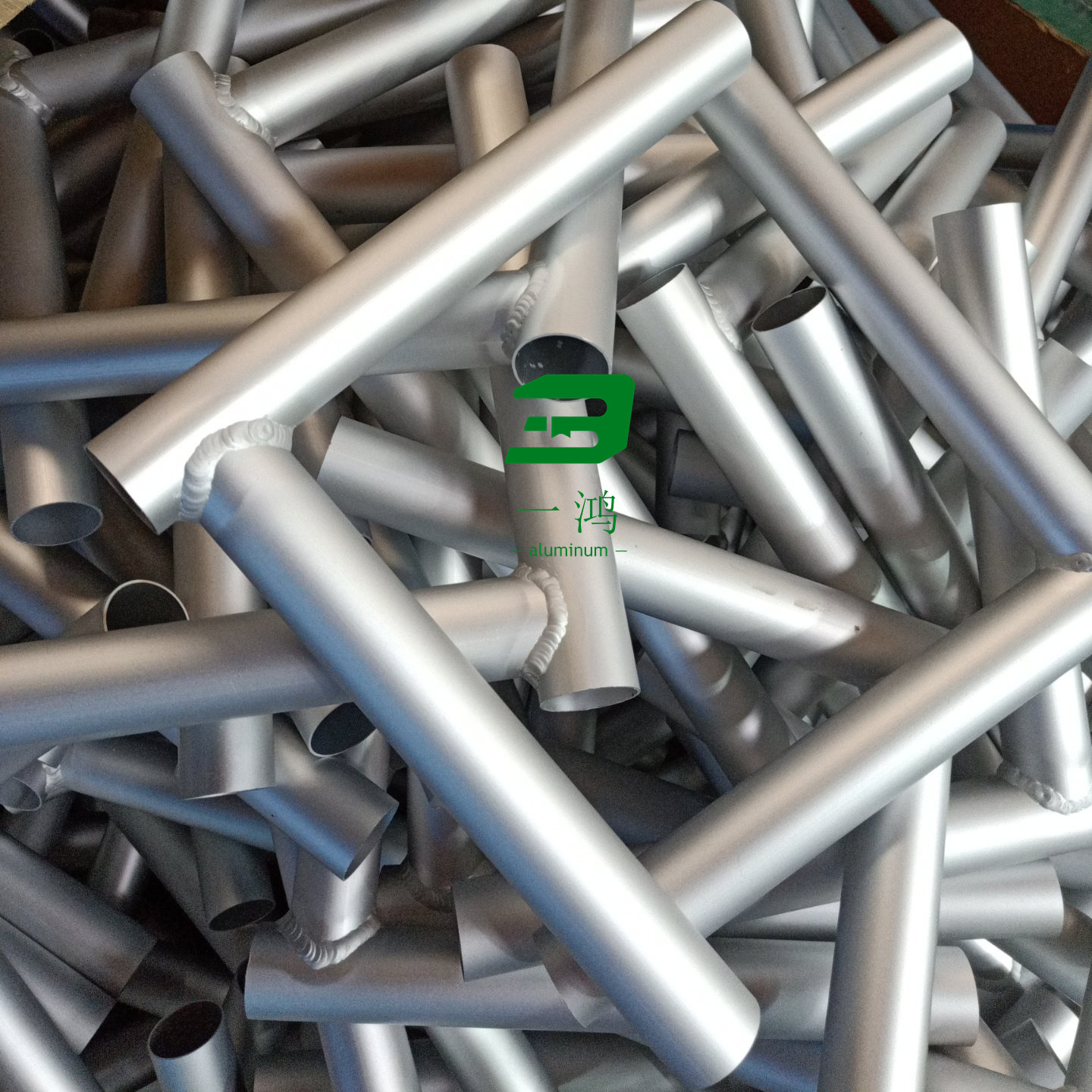 Алюминиевый трубопровод 6061/6063, глубокая обработка, сварка под углом 90 градусов, прессование прецизионного алюминиевого сплава