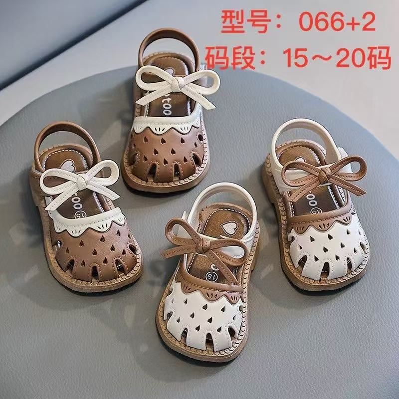 Сандалии для девочек 2025 года новые мягкие подошвы оптом