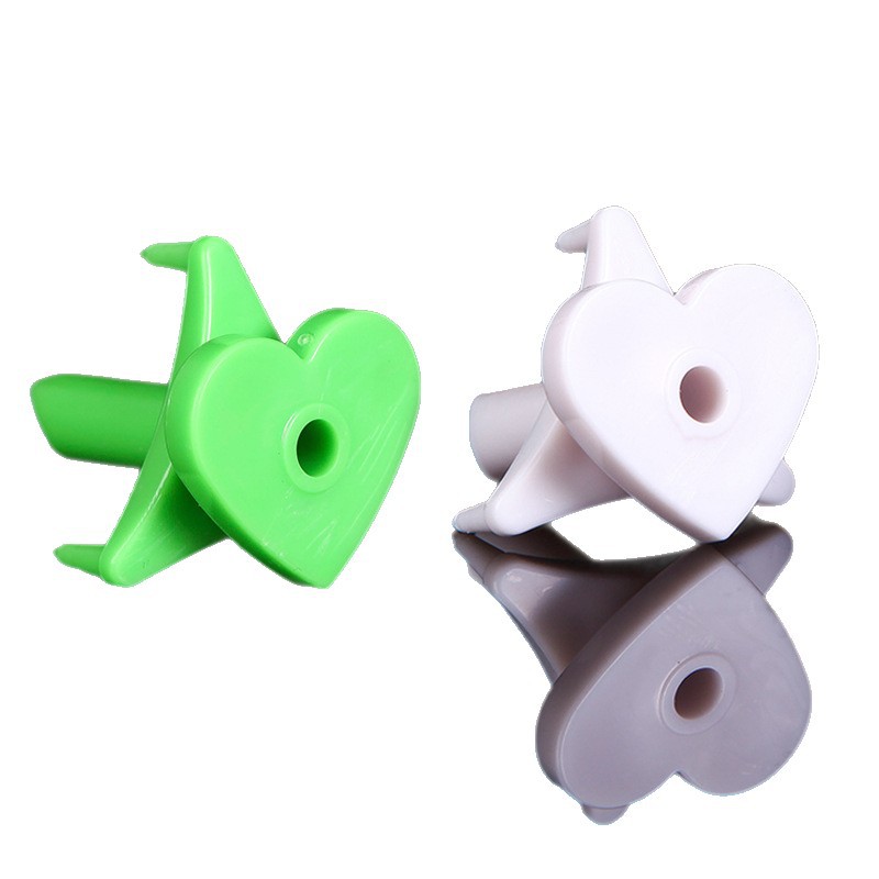 Portable and Practical Coconut Opener, Plastic Hole Opener, Repeatable, Simple and Convenient Tool for Opening Coconuts, Manufacturer Wholesale