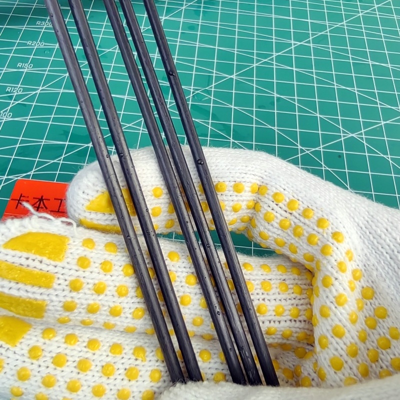 The Manufacturer Supplies Solid Carbon Fiber Rods with Anti-Sagging and High Strength. Carbon Rods Can Be Cut to Length and Multiple Specifications as Required