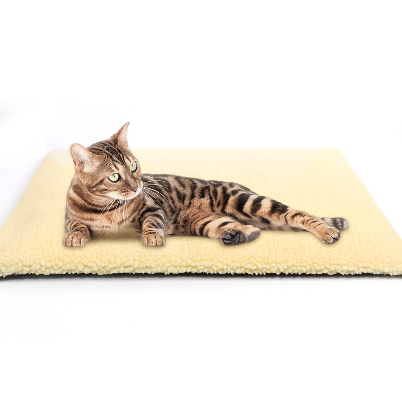 Cross-Border Self-Heating Dog Bed Mat Dog Blanket Autumn and Winter Warm Thickened Lamb Velvet Pet Blanket Cat Pet Mat