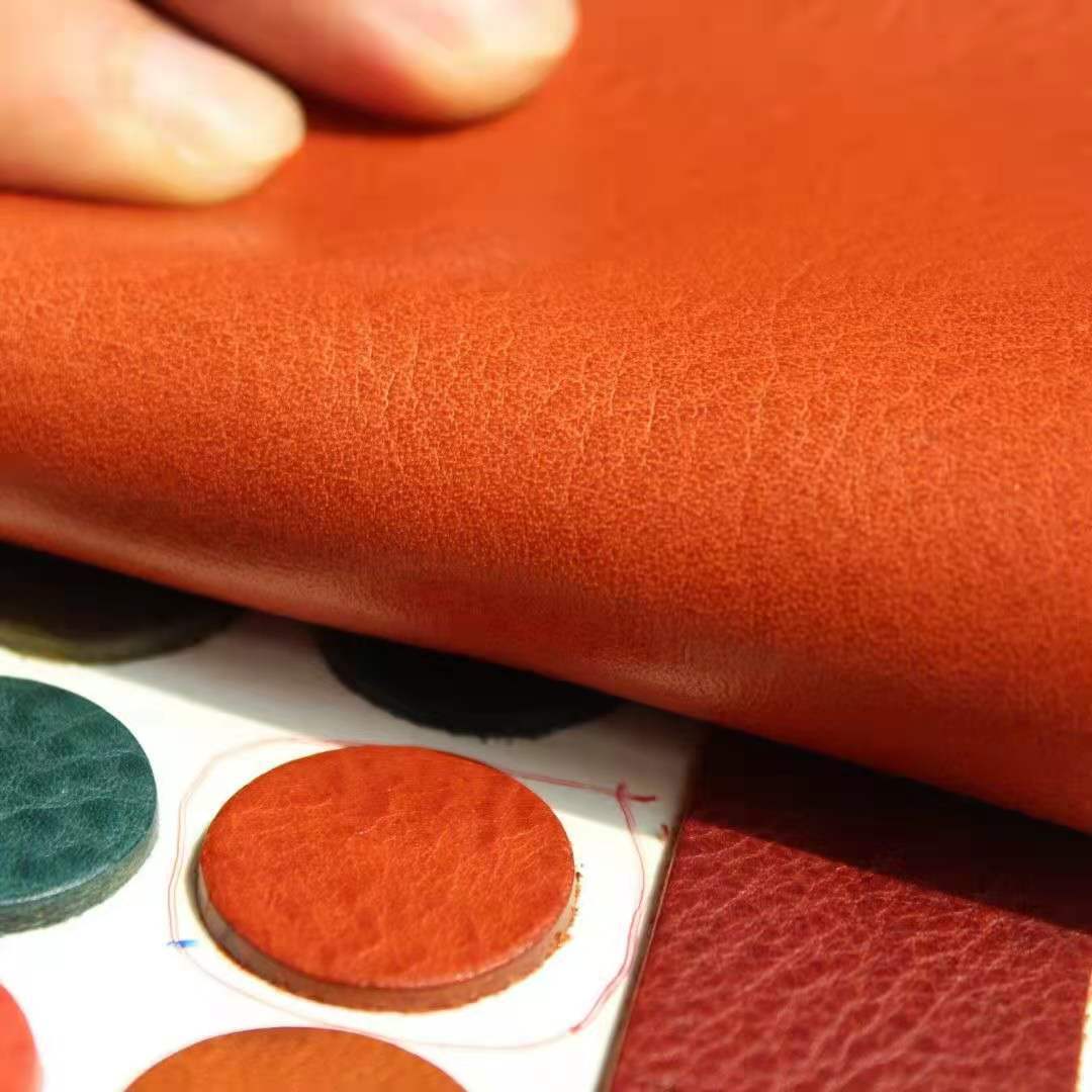 прозрачная окрашенная кожа, растительное дубление, 2.0-2.5 мм, ручная работа, кожа первого слоя коровы