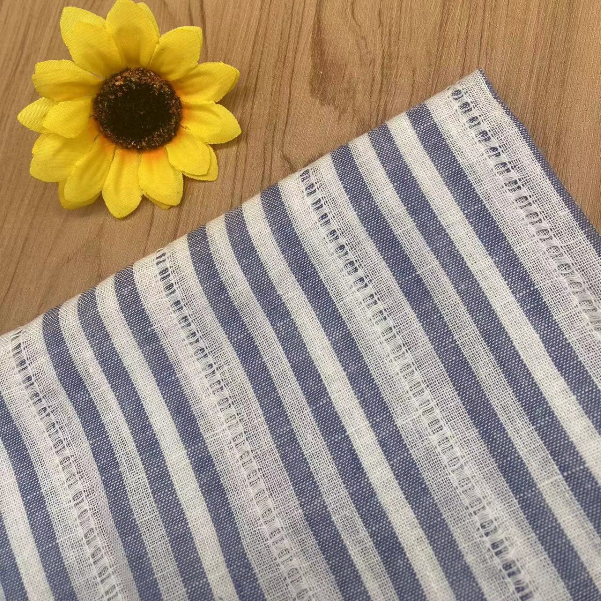 Ткань из хлопка и конопли в синюю и белую полоску, трикотажная, полая, для рубашек, весна и лето, новая, прямая поставка с фабрики