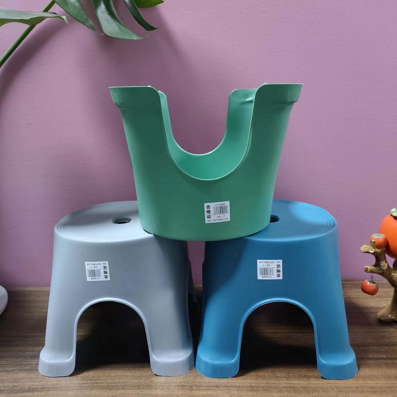 Wholesale thickened plastic ingot stool runway stool shoe stool bathroom bath stool small bench children's stool advertising stool
