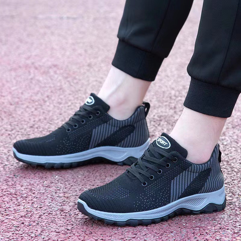 New women's shoes walking casual shoes men and women couple sneaker breathable non-slip flying woven shoes outdoor casual mom shoes