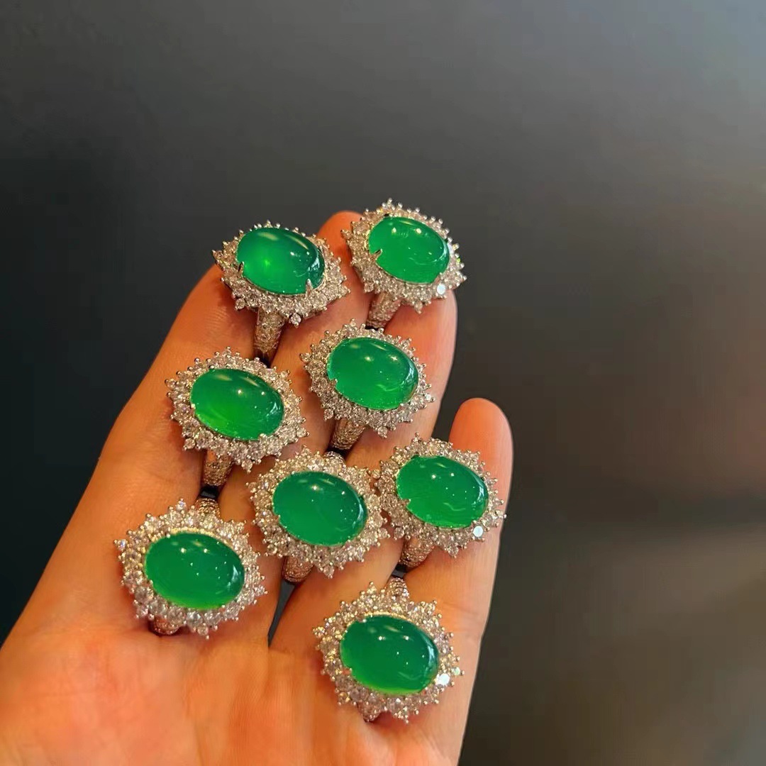 Emerald Natural Emerald Ring Pigeon Egg Ring for Women Practical Birthday Gift for Mother and Elder