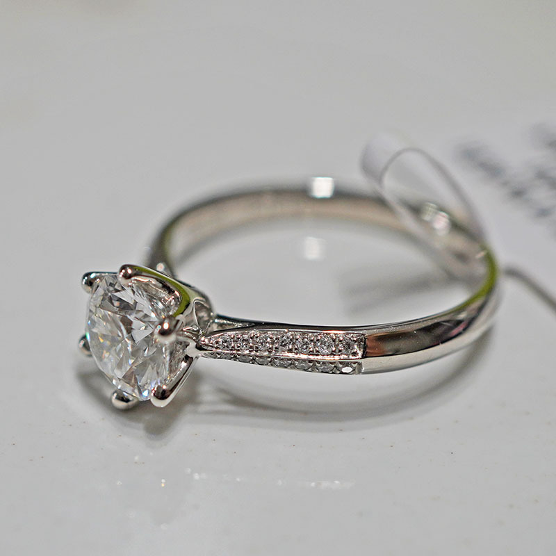 Pt950 Platinum Cultured Diamond Ring for Women Wedding Proposal Star Surrounding Setting