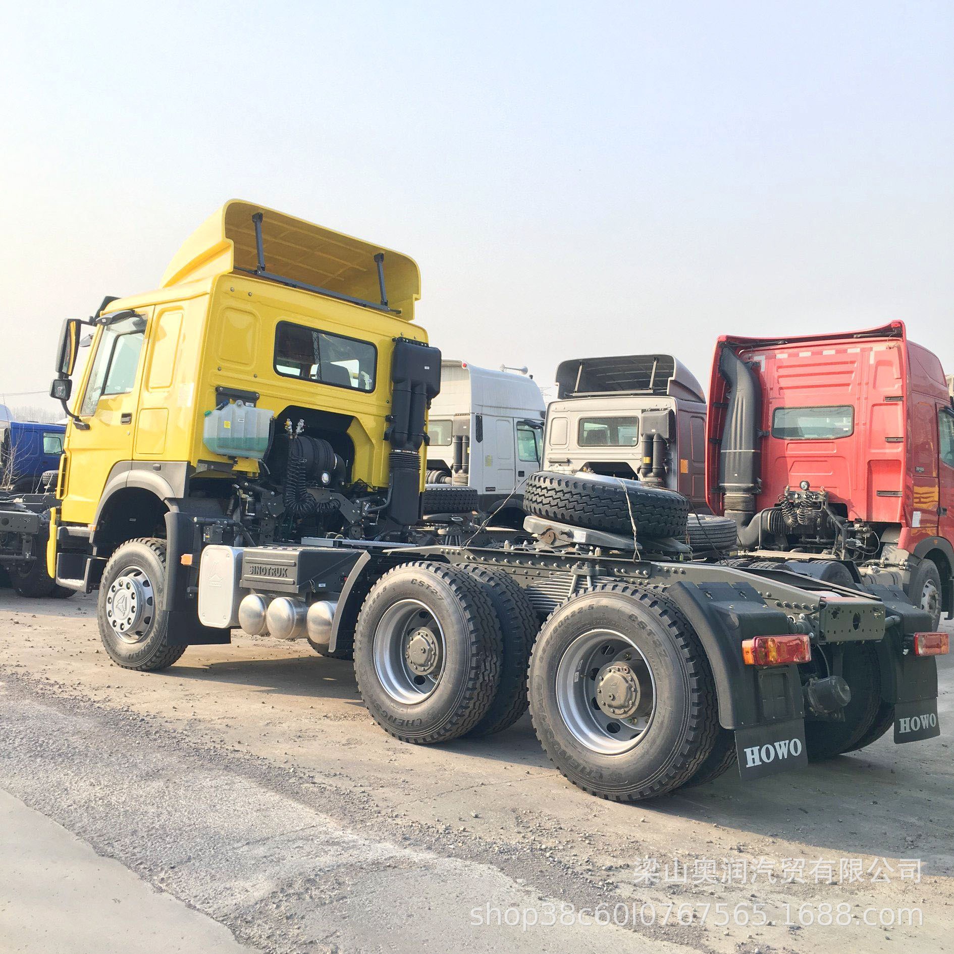 Sinotruk Howo 6*4 Tractor Head Trailer Head for Sale 380 Horsepower Cargo Transport Head Brand New Tires