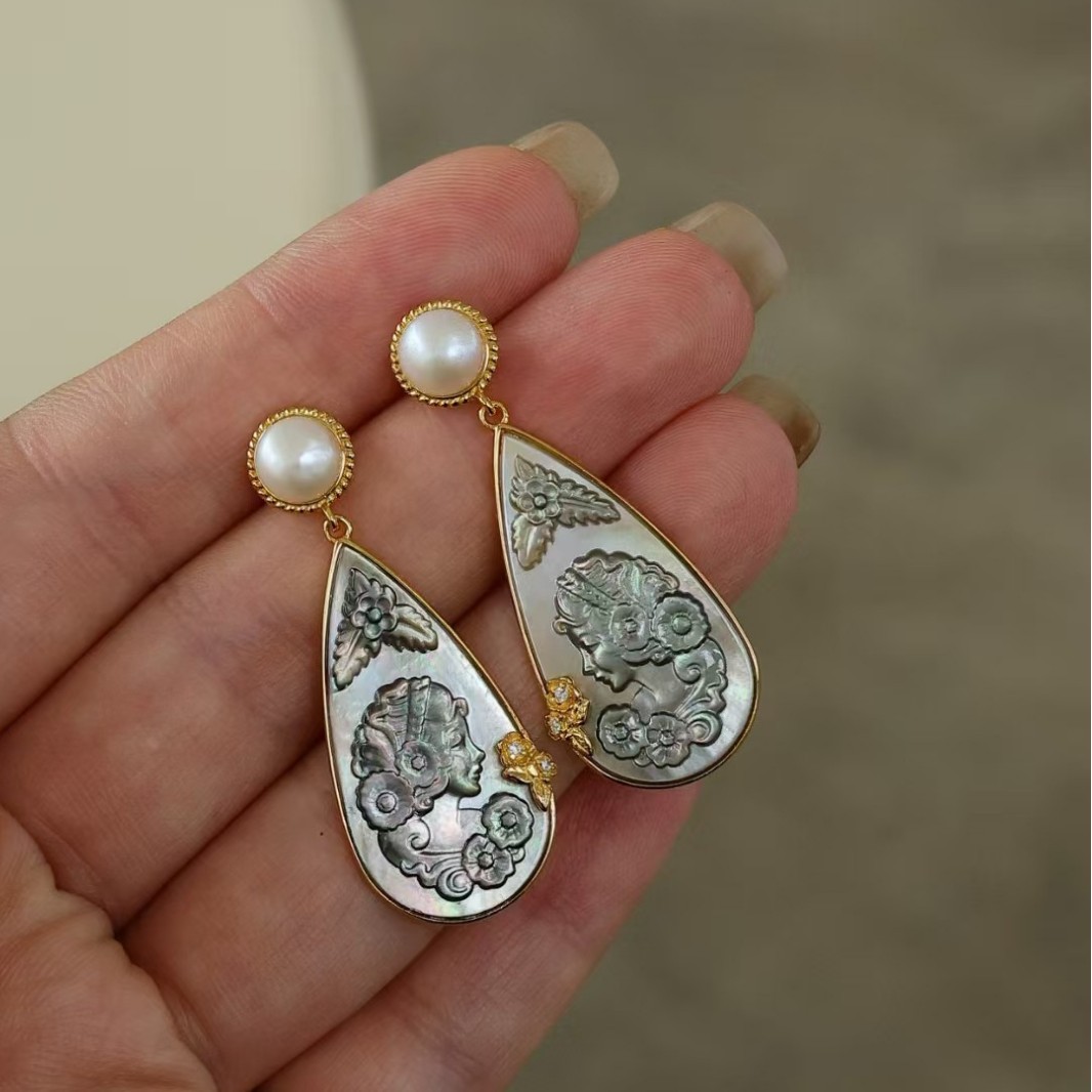 S925 Silver Inlaid with White Mother-Of-Pearl, Black Mother-Of-Pearl, Garnet, Pearl Water Drop Cameo Queen Earrings, 2025 New Model