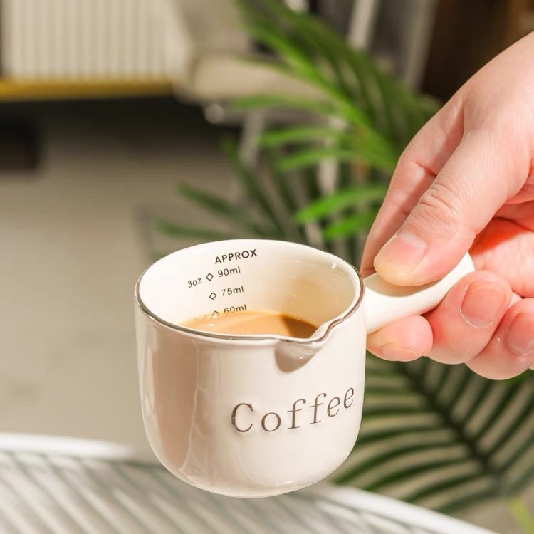 ins High-looking Coffee Small Milk Cup with Scale Milk Jug Espresso Extraction Cup Exquisite Ceramic Measuring Cup Milk Pot