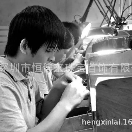 Clothing Brand Brooch Design and Manufacturing Gold Brooch Manufacturing 18K Gold Brooch Pin Design and Processing