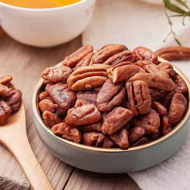 Original Authentic Three Squirrels Pecan Nuts 165g Office Snack Nuts (New and Old Packaging Randomly Distributed)