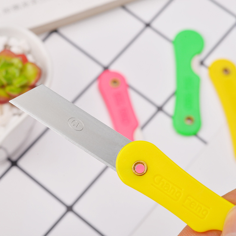 Color Plastic Student Pencil Cutting Knife Art Knife Manual Paper Cutting Knife Film Pocket Knife Unpacking Knife