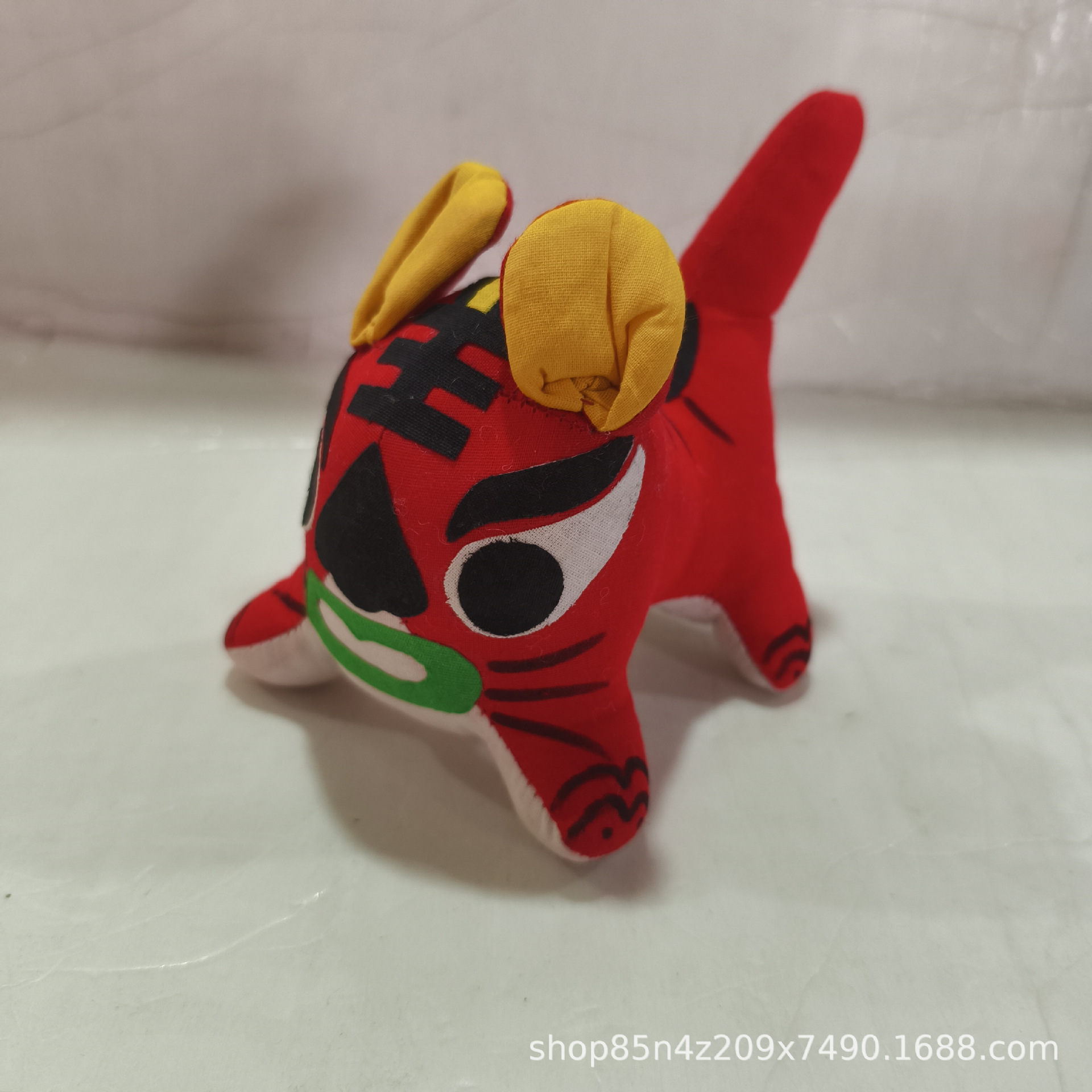 Handmade Cloth Tiger Ornaments Folk Features Craft Traditional Cloth Tiger Chinese Style Gift Cloth Tiger Decoration