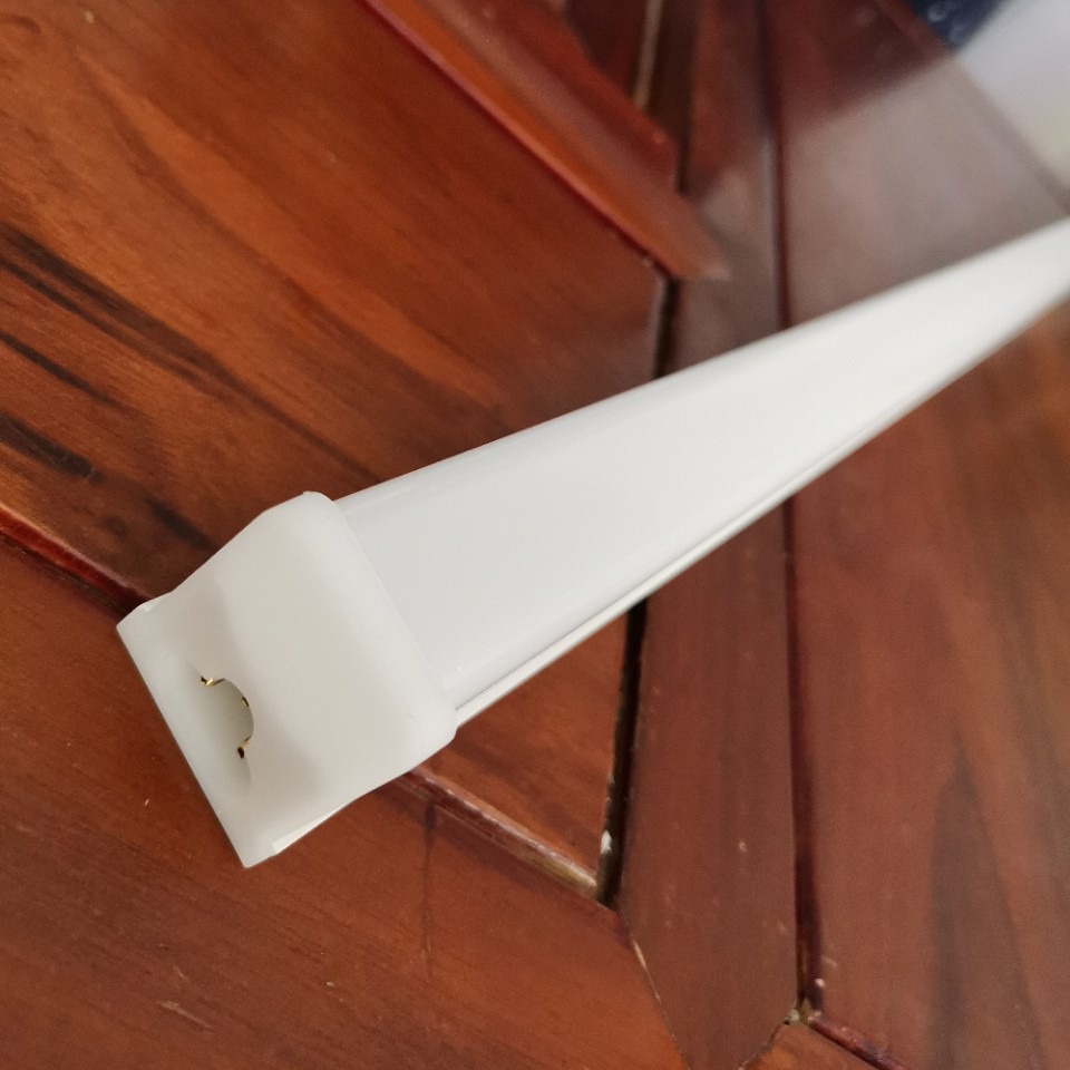 Led tube t5t8 integrated full plastic steel highlight 18w fluorescent lamp factory direct led fluorescent tube explosion