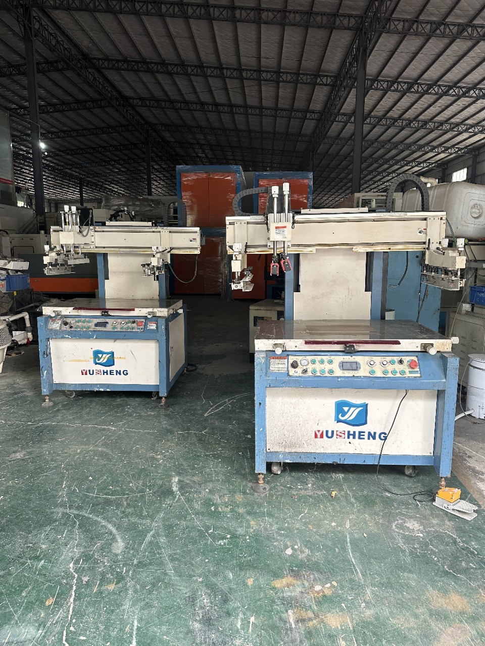 Продается б/у полус автоматический экранный принтер 6090