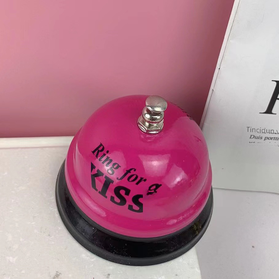 The game answered the bell, the students' attention in class reminded the bell restaurant restaurant serving the bell pet training bell table ring the bell