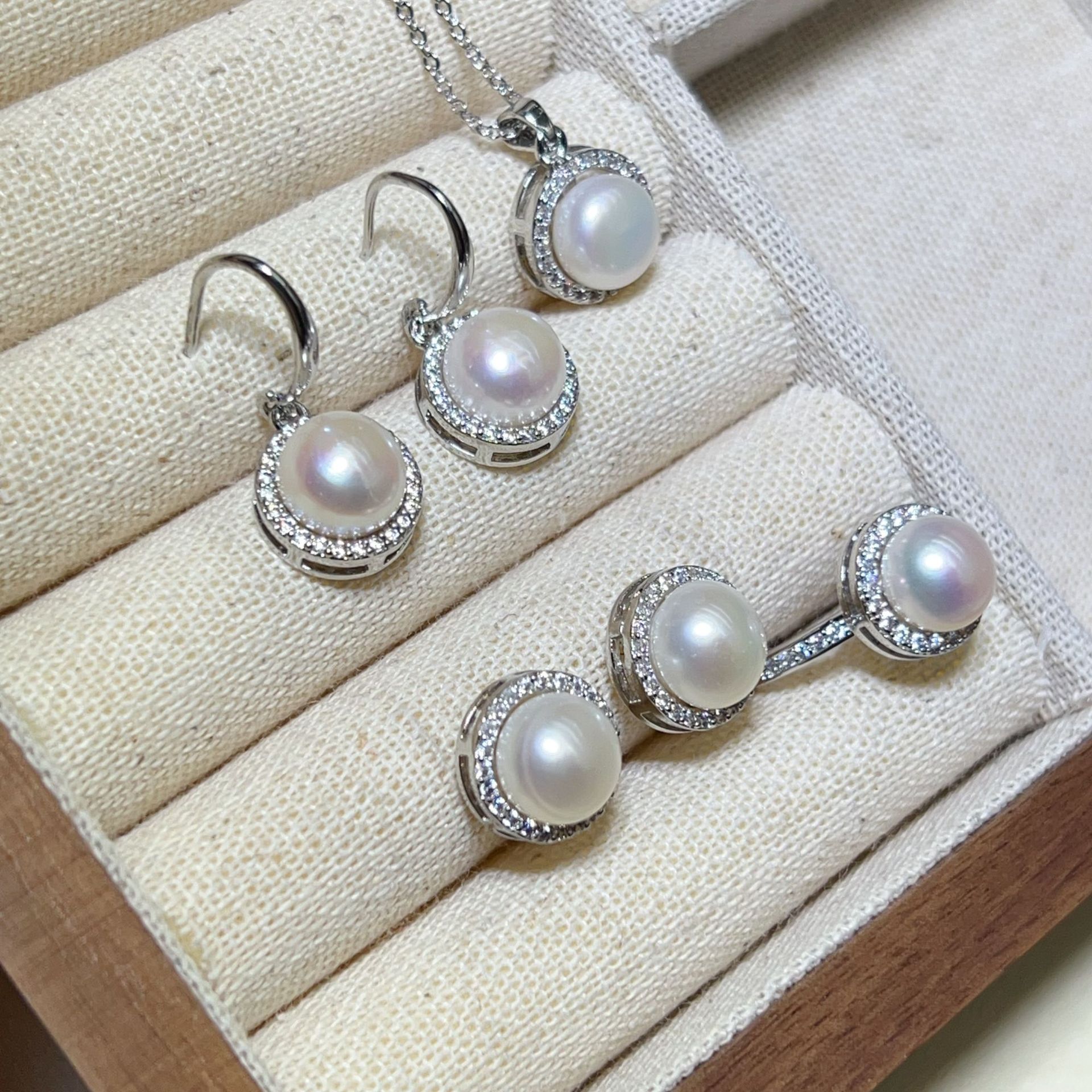 S925 Silver Needle Earrings Freshwater Pearl Necklace Women's Light Luxury Niche Neck Chain Mother's Collarbone Chain for Girlfriends Gift