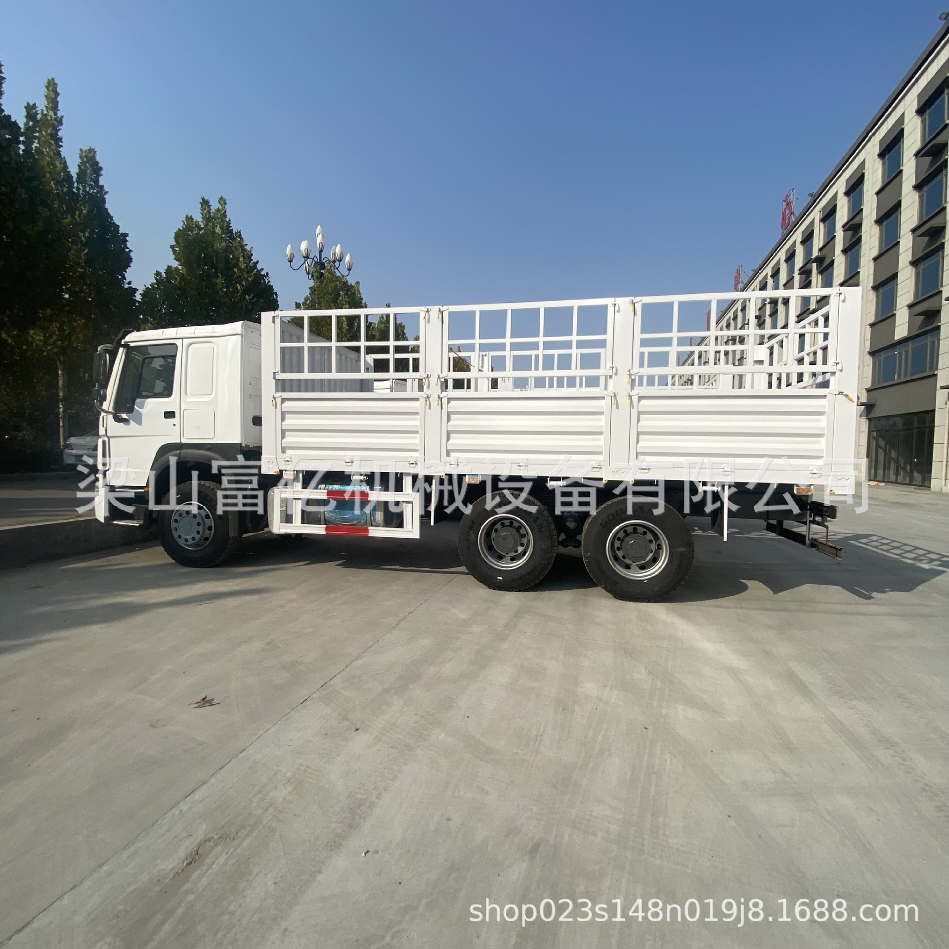 Export Africa 371 Horsepower Howo Truck, Used Sideboard Dump Truck, Engineering Transport Truck, High-Sided Truck