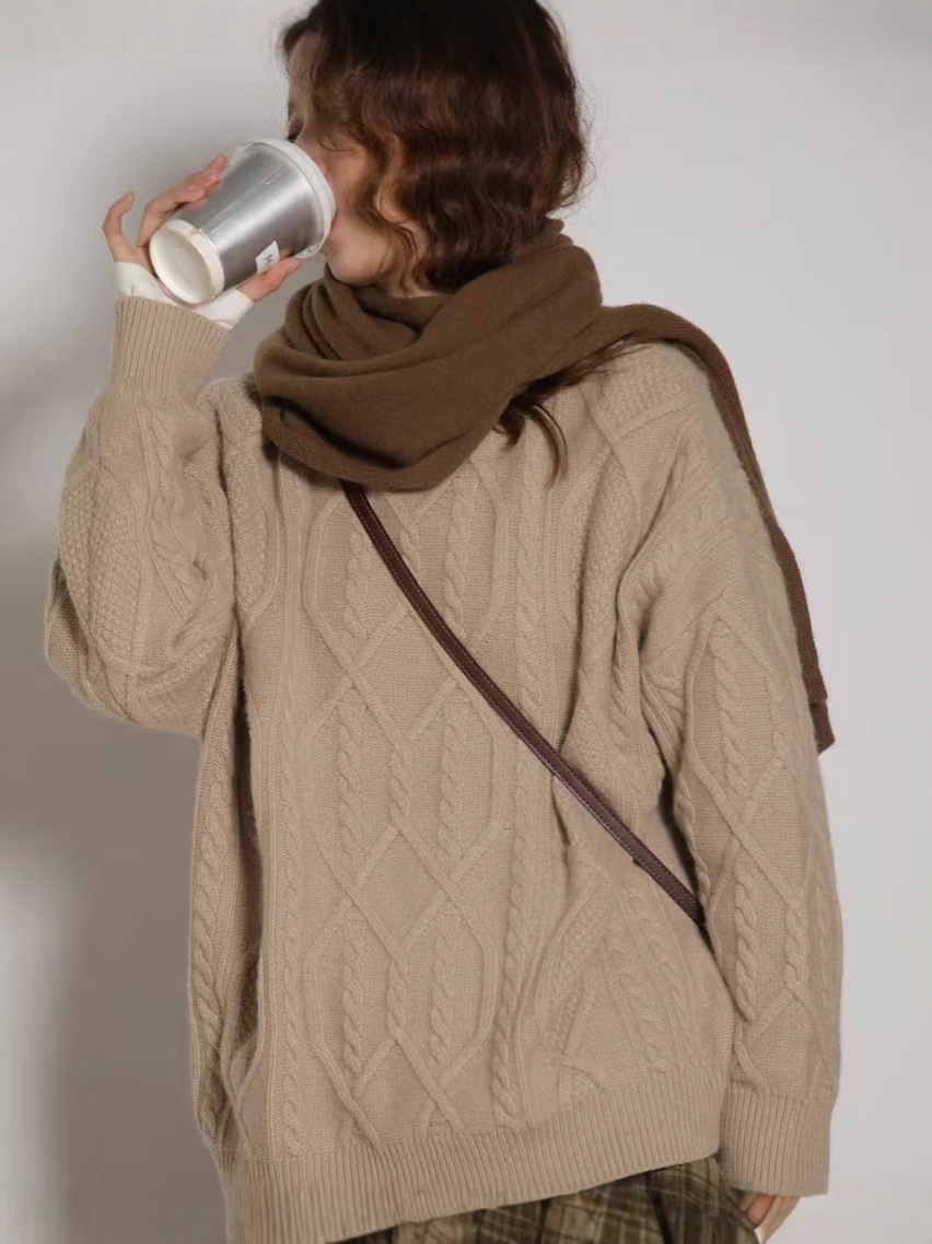 Retro Nostalgic Style Loose and Lazy Classic Cable Pullover Women's Sweater