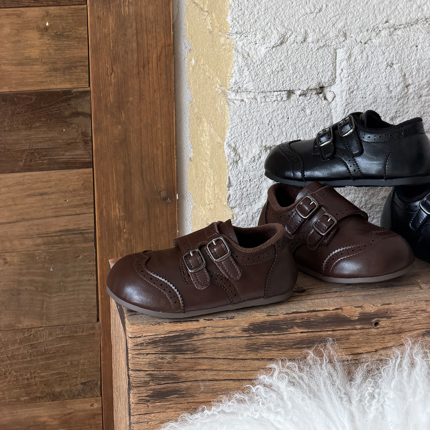 Children's Winter Velvet Small Leather Shoes 2025 Boys British Style Velcro Soft-Soled Loafers Girls Princess Shoes