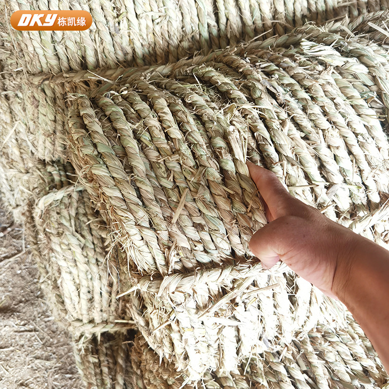 The company supplies straw rope straw rope factory bundling and packaging straw rope winter tree insulation greening straw rope