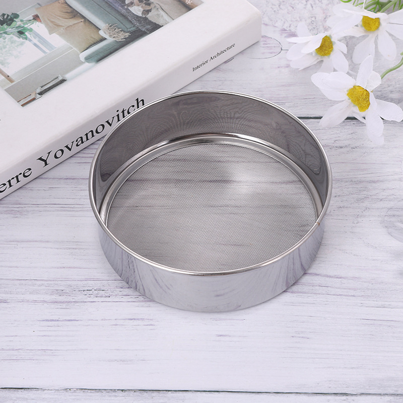 2 yuan store baking gadgets 15cm stainless steel small flour sieve 2 yuan net leakage stall supply