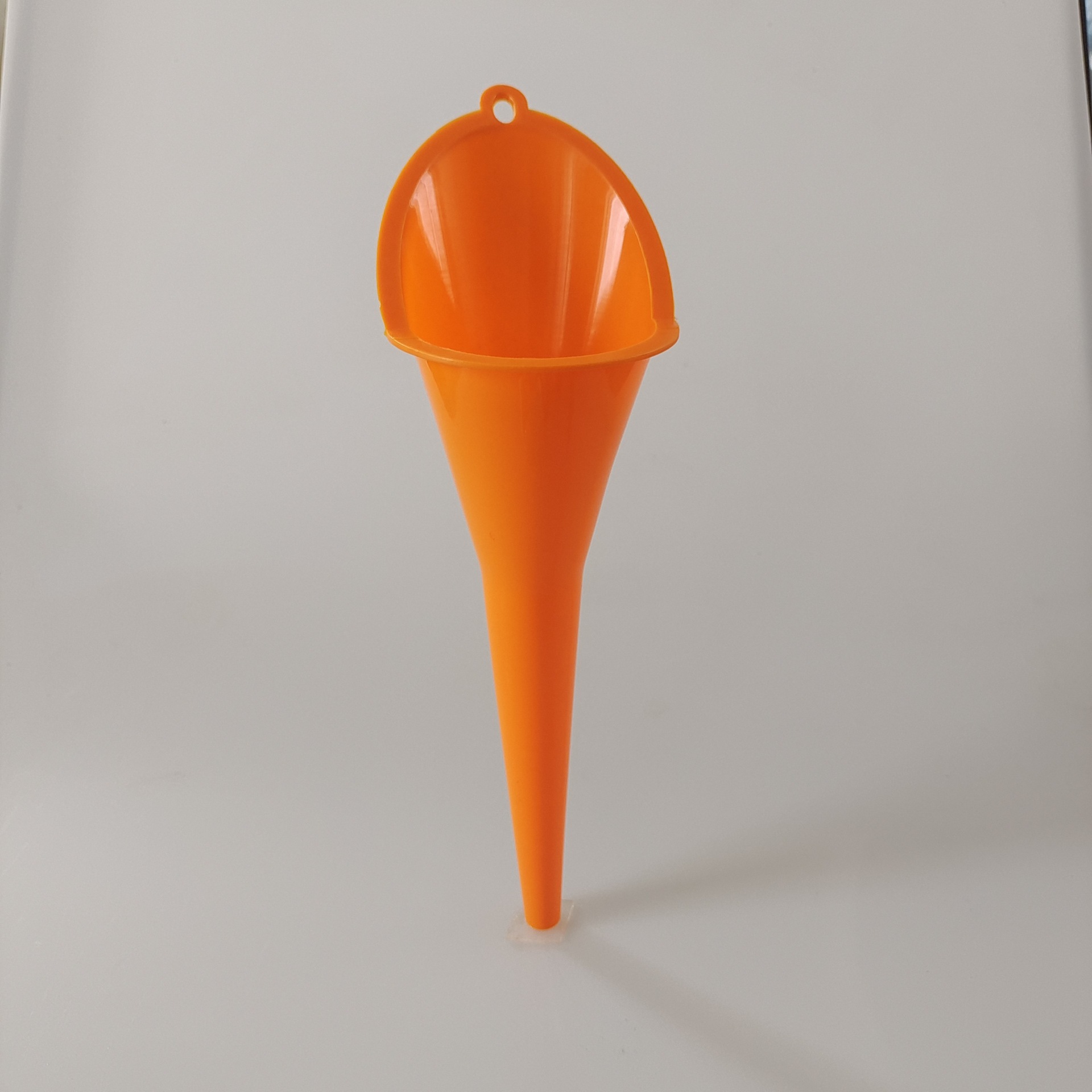 Manufacturer Small Long Mouth Plastic Funnel Oil Funnel Car Wash Motorcycle Plastic Refueling Funnel Extended Small Funnel