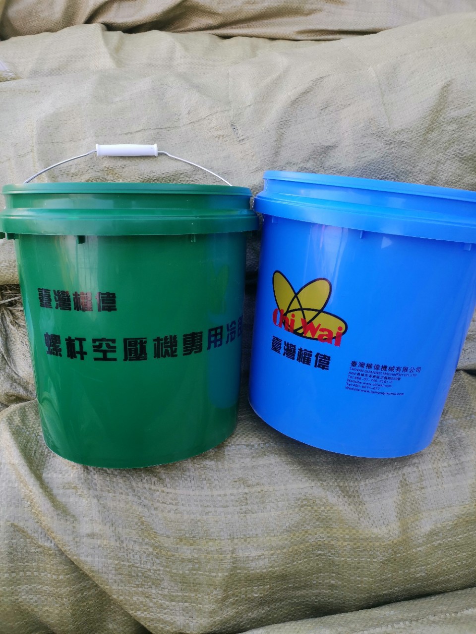 Manufacturer Produces and Processes Printed Various Air Compressor Screw Oil Plastic Barrels, Paint Barrels, Veterinary Medicine Barrels and Chemical Barrels