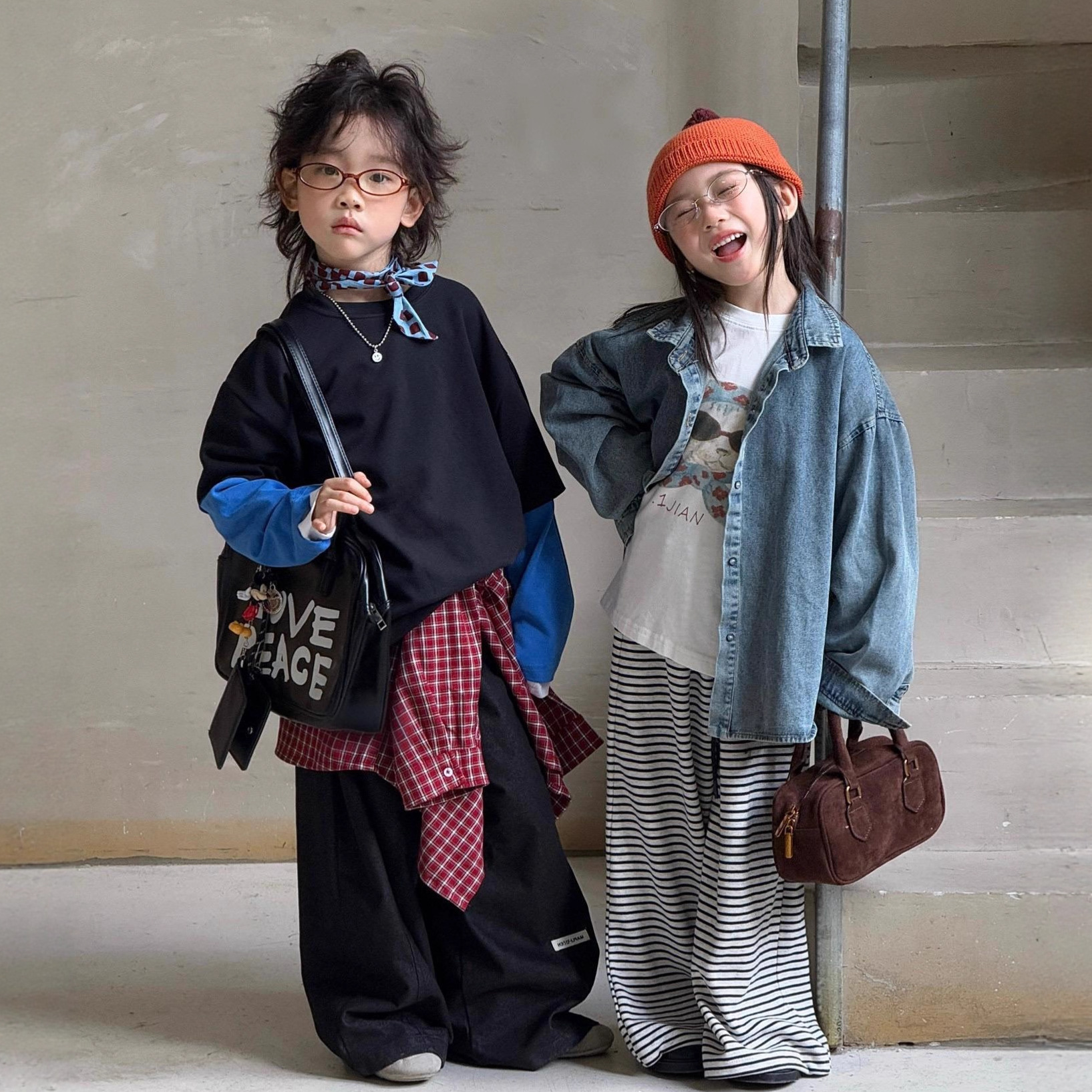 Новая осенняя джинсовая рубашка для мальчиков и девочек корейского стиля, универсальная повседневная широкая куртка