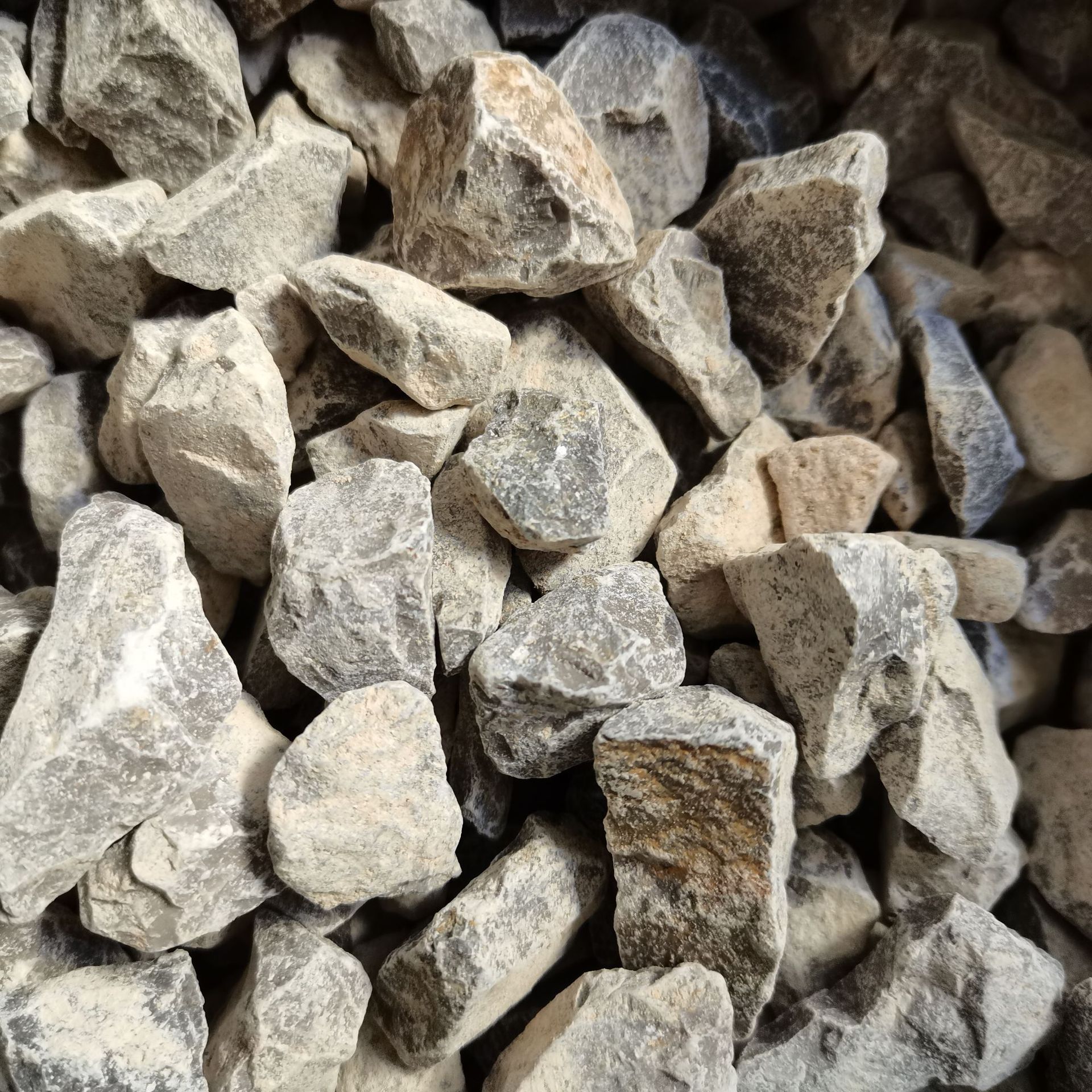 13 24 57 and Other Limestone Limestone Desulfurization Low Silicon Limestone Building Stone for Steel Plants