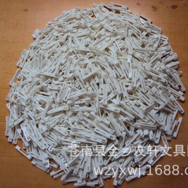 Double color plate acrylic engraved brand badge pin a large number of in stock plastic needles