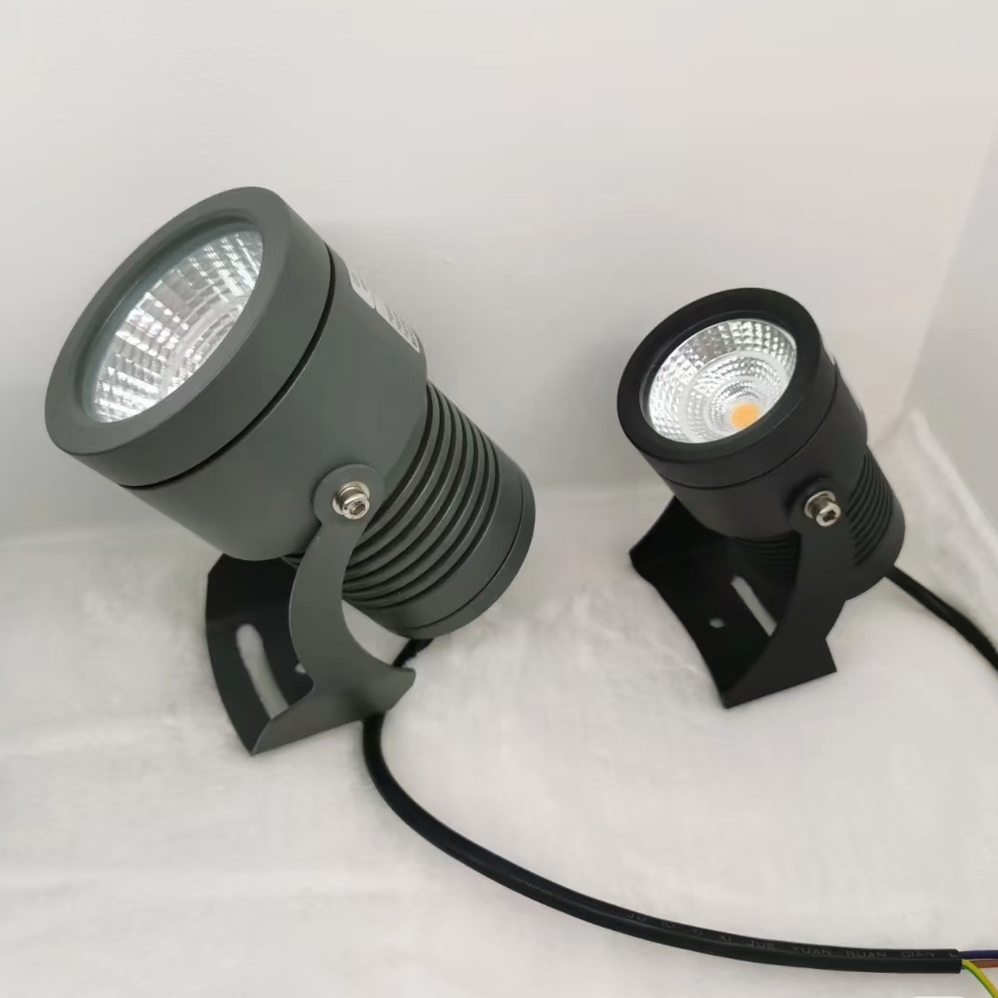 Led Lamps Are Purely Handcrafted with Electronic Soldering, Outsourcing Processing and Assembly, Accepting Orders for Home Production and Oem, Recycling for Home Use
