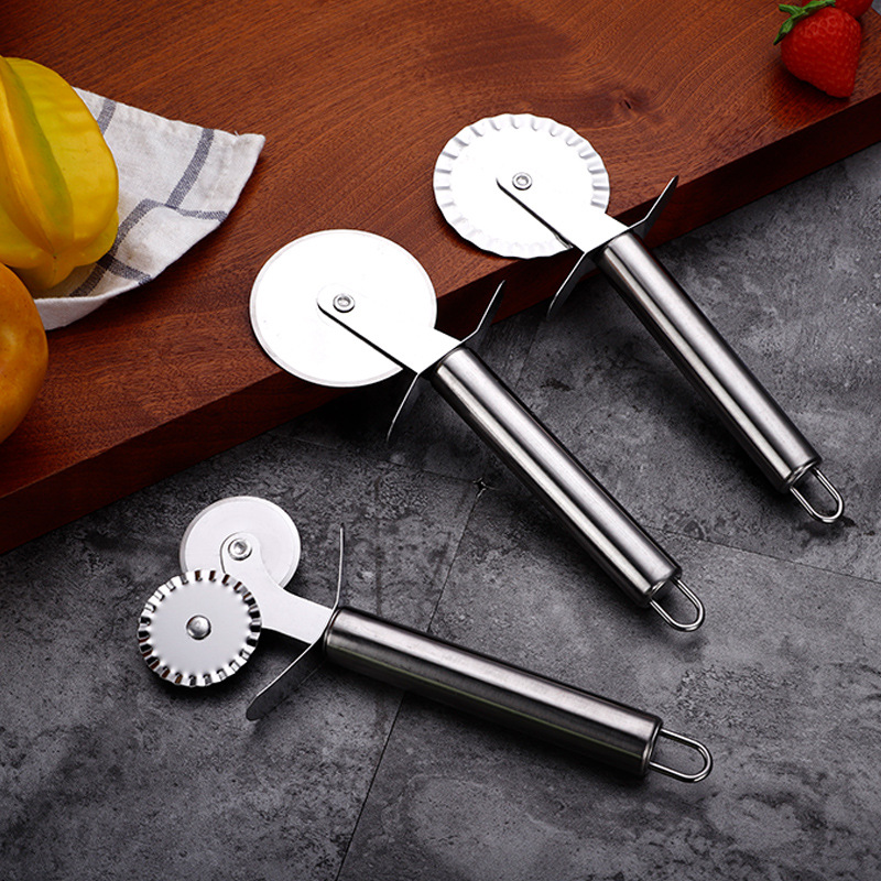 Thickened 1.5 Wall-hanging Household Stainless Steel Cake Shovel Creative Baking Tools Lace Pizza Knife Hob