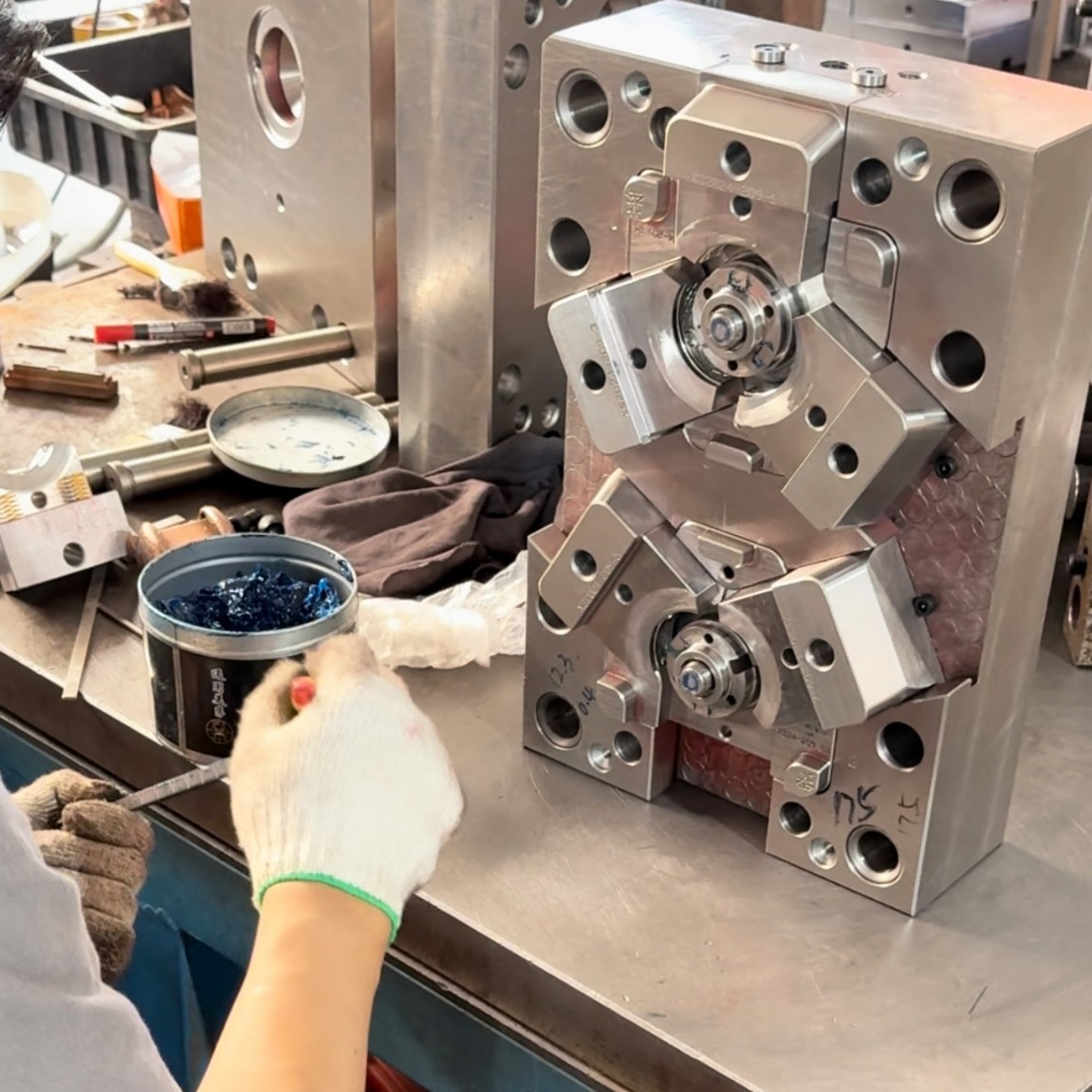 Vibration Motor Plastic Housing Moxibustion Plastic Shell Motor Parts Gel Tube Sleeve Material Processing Factory Custom Processing