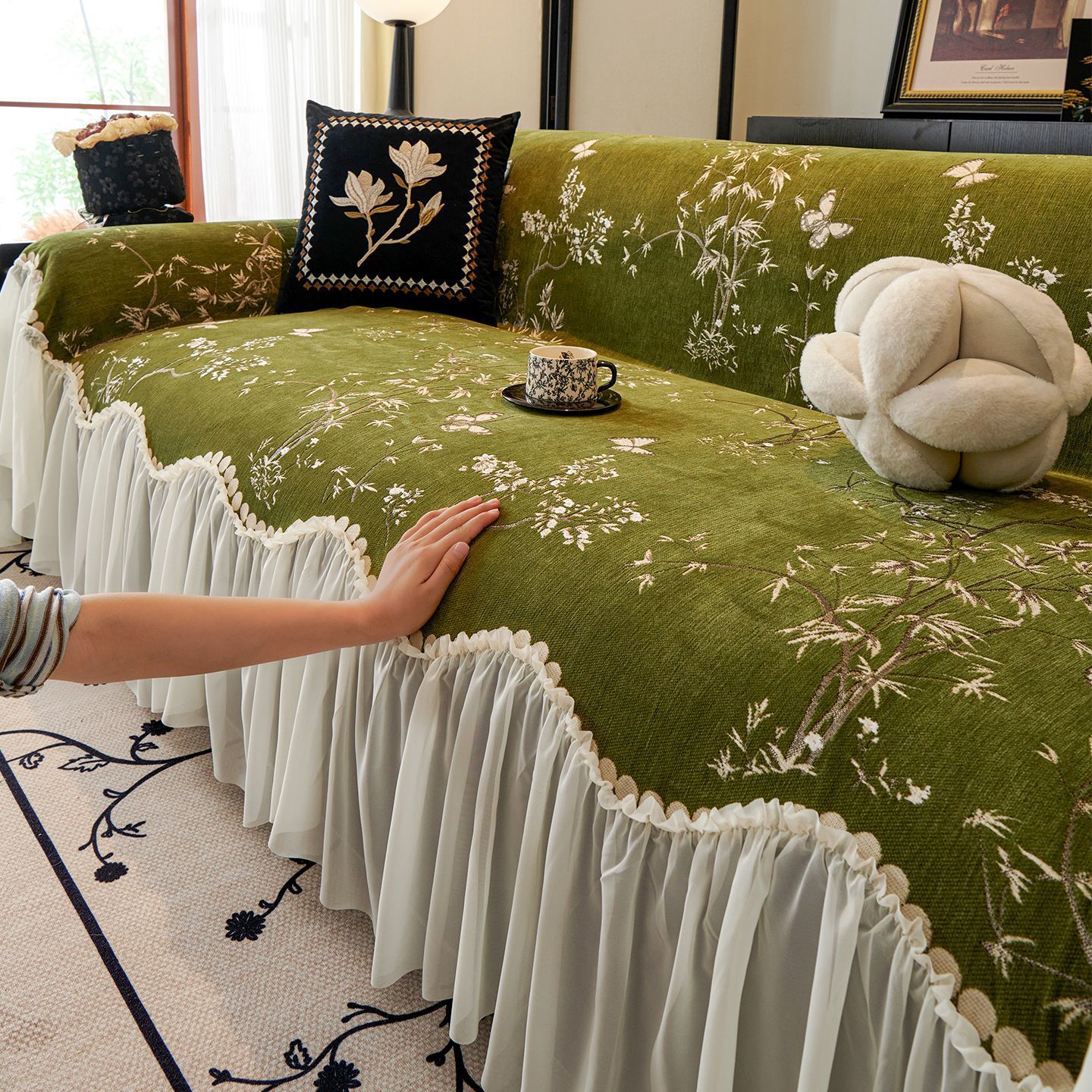 J5D Retro High-End Skirt Sofa Cushion Cover Cloth 2025 New Four-Season Universal Full Cushion Cover