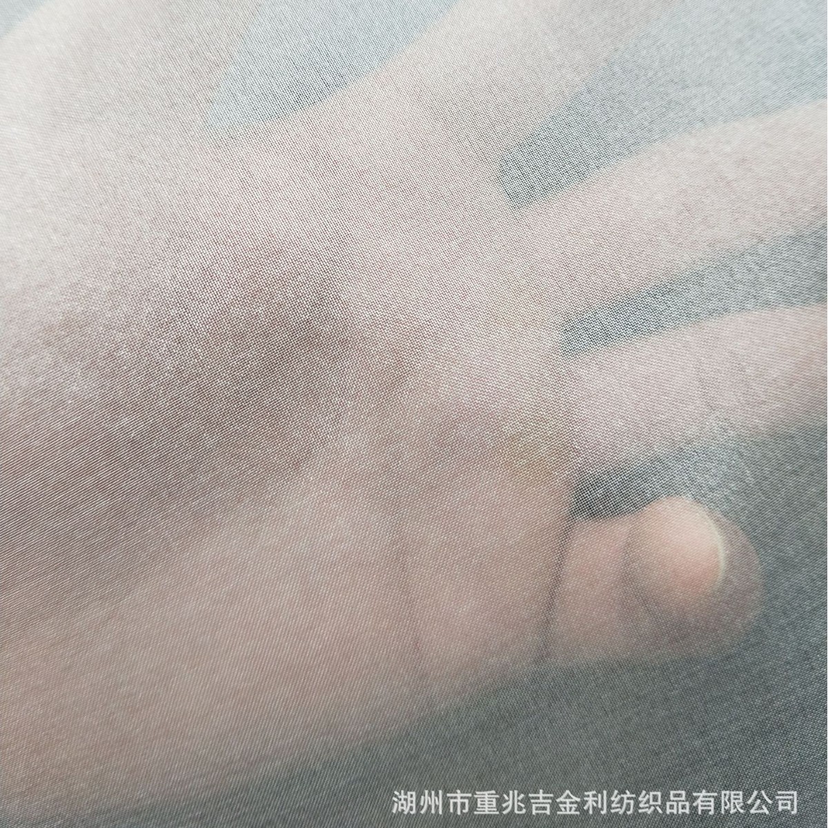 Factory direct spot mulberry silk hard raw silk fabric 8MM140 organza wedding dress fashion fabric fabric