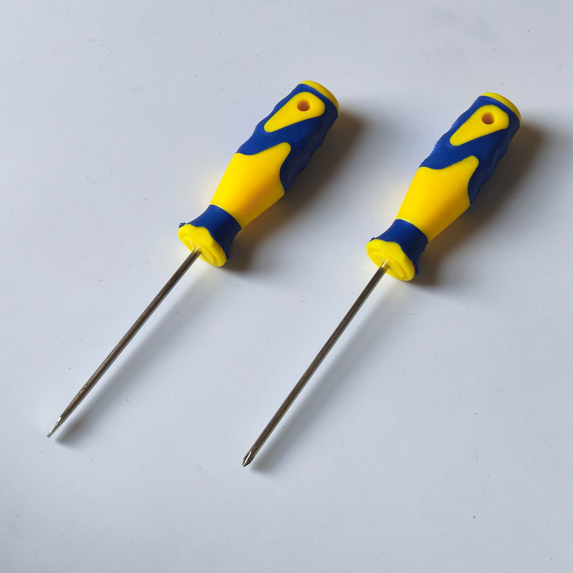 Factory wholesale two screwdriver Phillips screwdriver small screwdriver double suction card combination suit tool