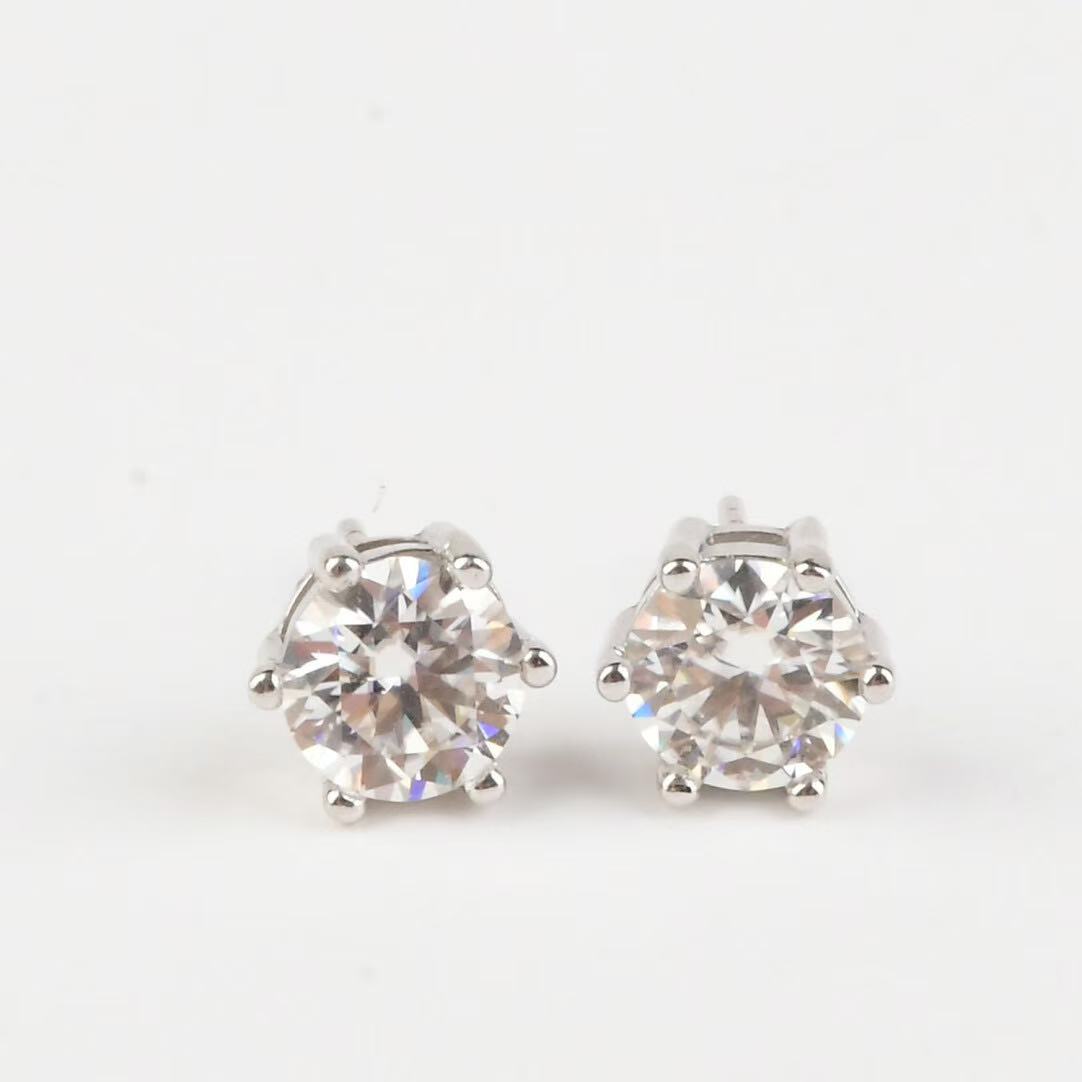 Pt950 Platinum Earrings Classic Six-Claw Earrings 50 Points 1 Carat Igi Cultivated Diamond Earrings Set 18K Gold Export