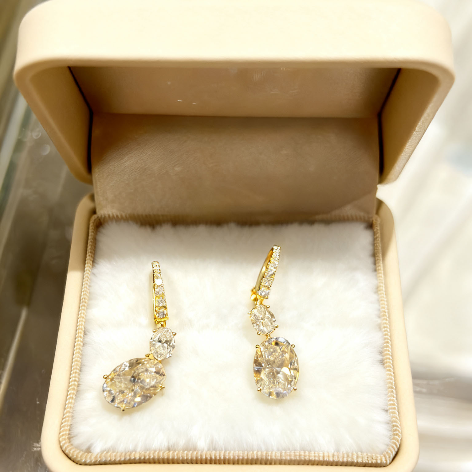 Grown Diamond 18K Gold Oval Earrings Artificial Diamond Earrings Inlaid Synthetic Diamond Jewelry