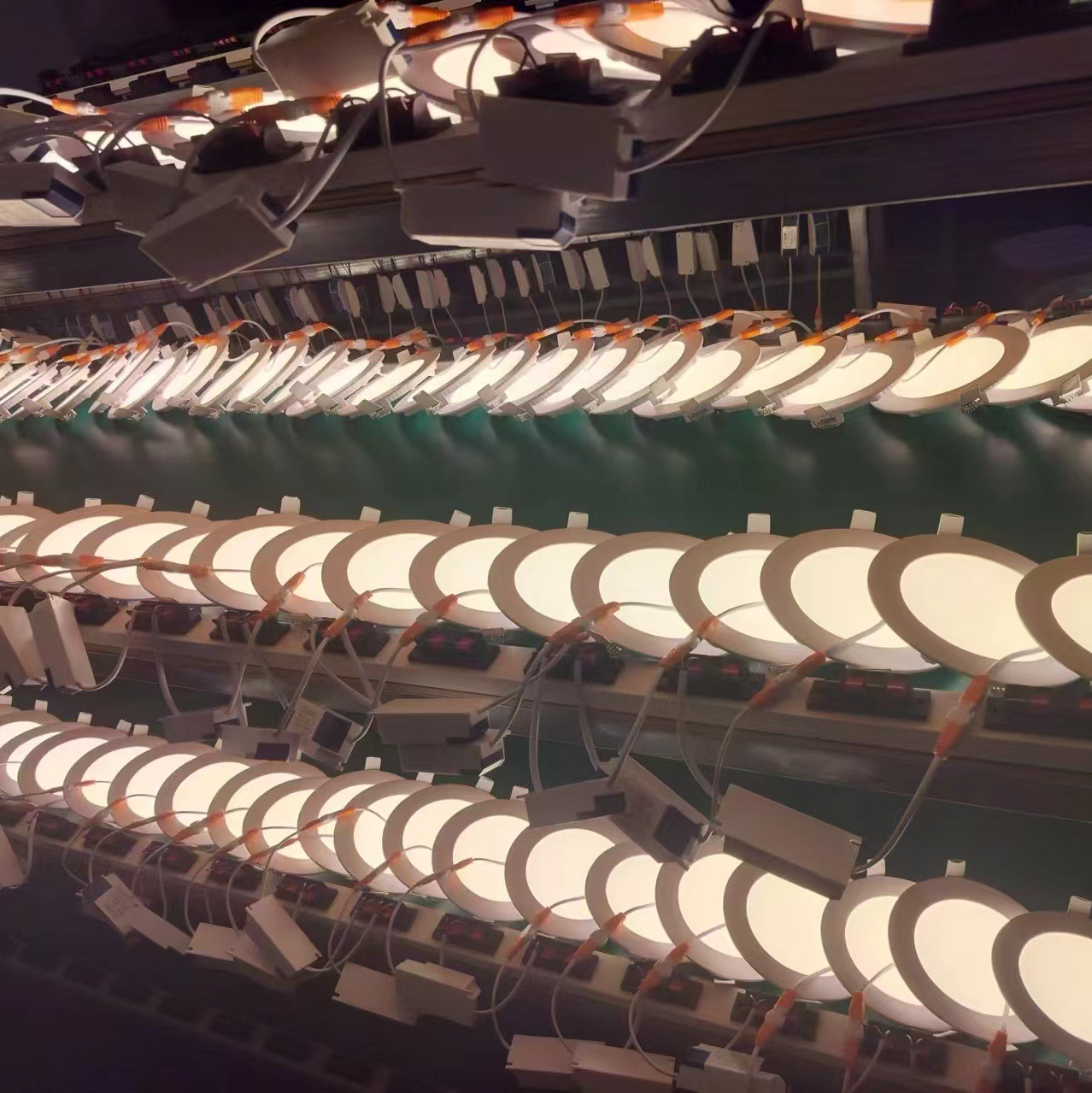 Factory direct embedded ultra-thin LED panel lamp downlight round glossing surface high brightness commercial home lighting